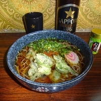 モミジガサの天ぷらそば