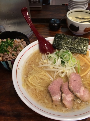 「のがほ元ラーメン(大盛り)＋チャーシューライス 850円」@野方ホープ 野方本店の写真