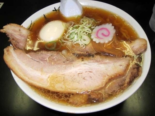 「醤油かけラーメン550円＋チャーシュー2本のせ300円他」@食堂 はせ川の写真