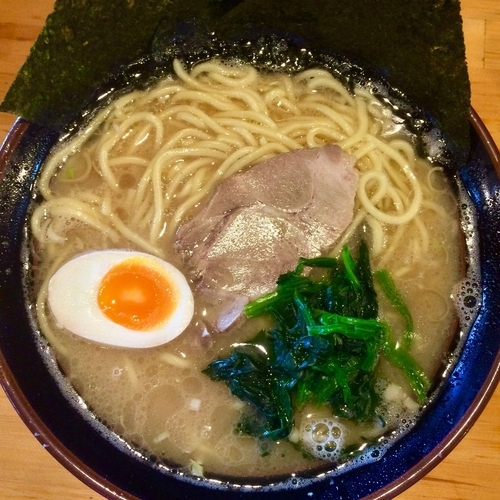 「とんこつ醤油らぁめん¥680（中盛サービスCP)」@上尾らぁめん 本店の写真