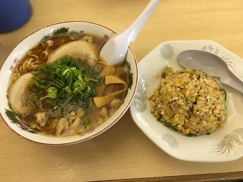 「らーめん半炒飯セット／￥840」@三公の写真