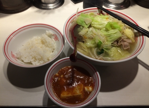 「塩タンメン + 定食」@蒙古タンメン 中本 新宿店の写真