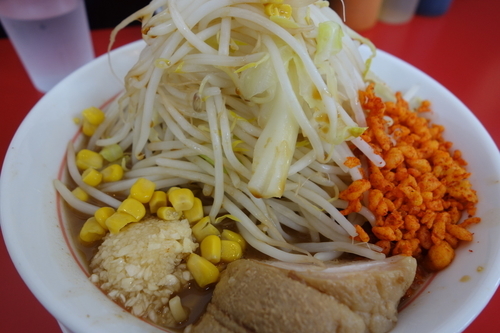 「ラーメン女子盛りアブラ以外増し680円」@鷹の目 獨協大学前本店の写真