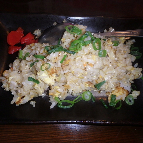 「定番！豚骨ラーメン(600円)、半チャーハン(260円)」@まるいちラーメンの写真