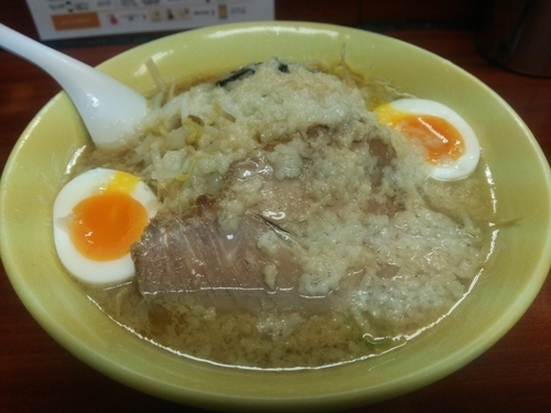 「中華そば・（モヤシ、ゆで玉子)背脂後乗せ」@中華そば まるいちの写真