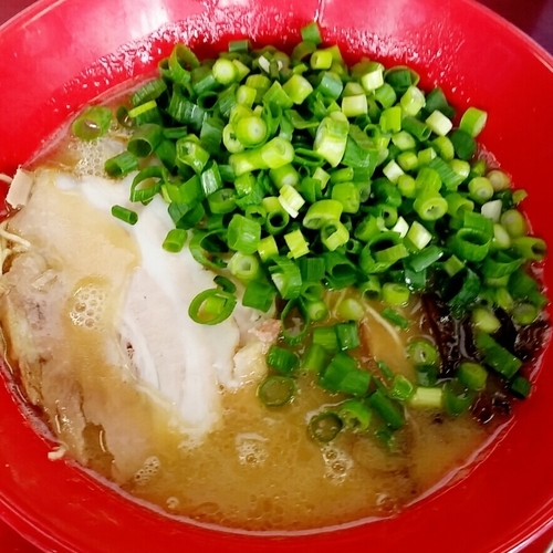 「らーめん　650円＋どかネギ100円」@ど豚骨の写真