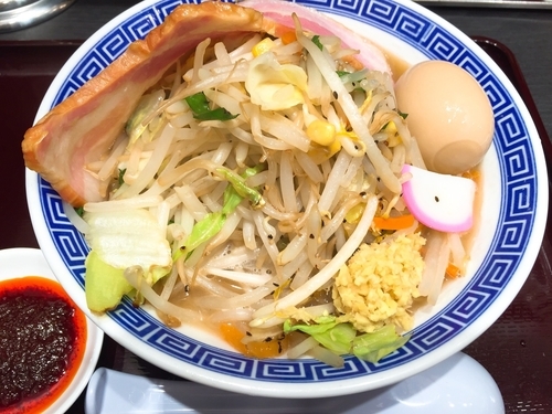 「贅沢タンメン」@東京タンメン トナリ 東京ラーメンストリート店の写真