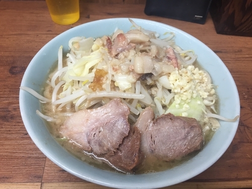 「ラーメン(にんにく、アブラ) 700円」@ラーメン二郎 池袋東口店の写真