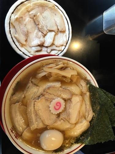 「特製中華そば大盛り+チャーシュー」@肉煮干し中華そば さいころの写真