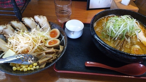 「もっけい味噌(脂多め) 全部のせ」@麺場 もっけいの写真