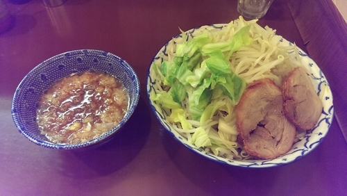 「つけ麺大、麺増し、野菜マシマシ」@らーめん陸の写真