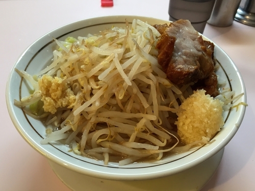 「ラーメン・ヤサイニンニクショウガ」@成蹊前ラーメン 吉祥寺の写真