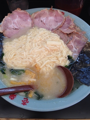 「とろろラーメン（中）」@壱発ラーメン 相模原店の写真