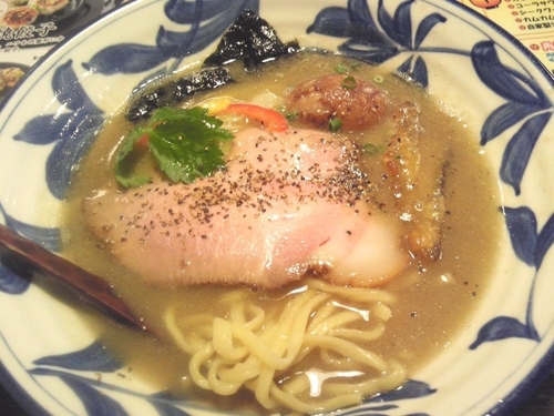 「アゲ玉入り鶏白湯にぼしらーめん￥850」@堀切とんこつ麺屋 神髄の写真