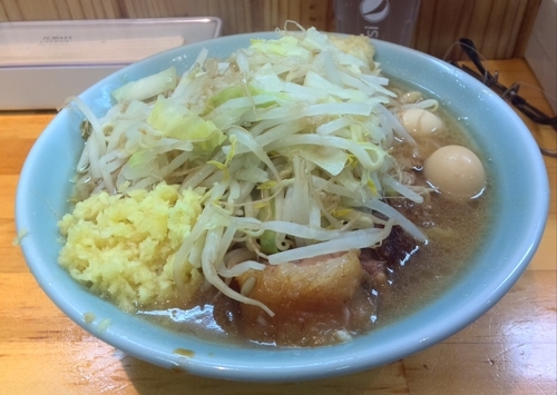 「少なめラーメン＋うずら卵(にんにく・しょうが)」@らーめん つの旨の写真