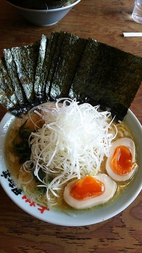 「ネギラーメン(脂多め) 味玉、海苔トッピング」@横浜らーめん 上州田村家の写真