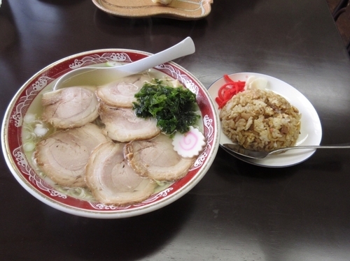 「しお味支那ソバチャーシュー＋半チャーハンセット＝1,000円」@弘一の写真