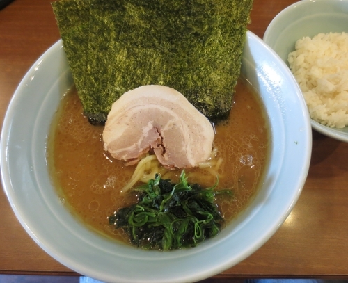 「らーめん＋サービス小ライス　650円」@横浜家系ラーメン 五十三家の写真