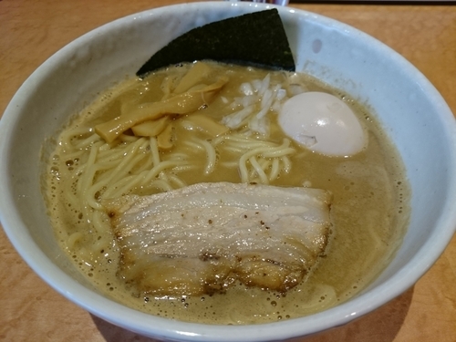 「鶏煮干しらーめん 730円」@麺家 一鶴の写真