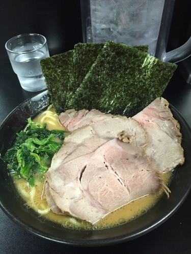 「チャーシュー麺880円、硬め濃いめ」@くろ㐂゛の写真