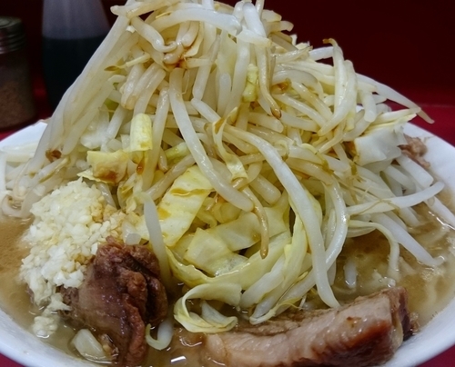 「豚入り」@ラーメン二郎 桜台駅前店の写真