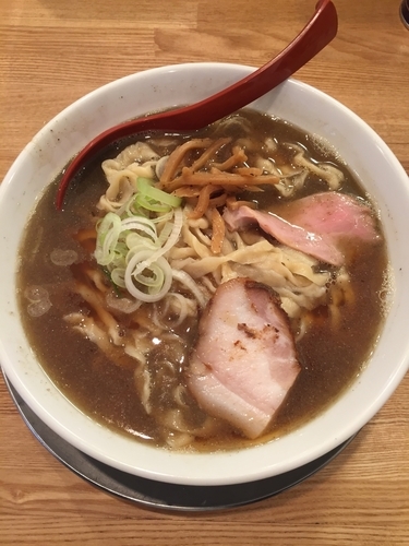 「喜多方らーめん（煮干し） 820円」@麺や 七彩 八丁堀店の写真