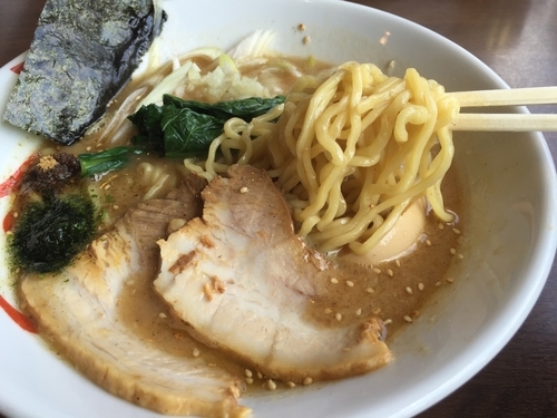 「魚介豚骨醤油らーめん」@やまがたらーめん きたもと屋の写真