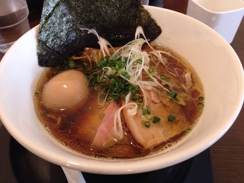 「特製醤油ラーメン」@自家製麺ばくばくの写真