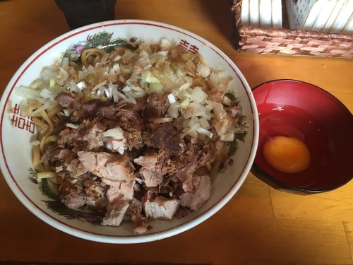 「限定 B (850円):スキヤキ牛脂 追い飯付」@ファットンの写真