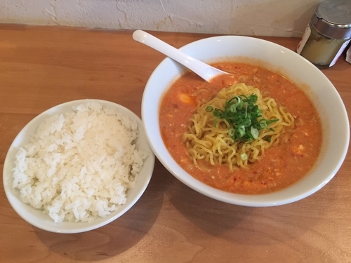 「濃厚えび味噌タンタンメン(800円)+中ライス(100円)」@奴が愛したタンタンメン 近平家の写真
