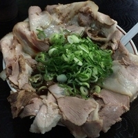 醤油ラーメン並 肉増し 980円