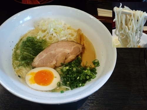 「辛み鶏ラーメン大盛固め830円」@琉二家の写真