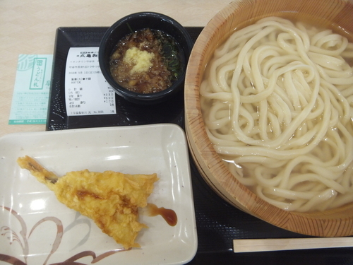 「釜揚うどん大390円(1日半額190円)＆ホウボウ天140円」@丸亀製麺 イオンタウン守谷店の写真