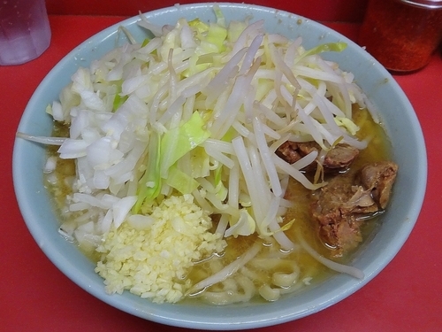 「小ラーメン（700円）ニンニクタマネギ」@ラーメン二郎 桜台駅前店の写真