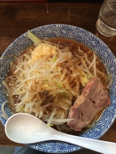 「ラーメン 大盛り ヤサイニンニクカラメ魚粉」@ラーメンJAPAN 川口本店の写真