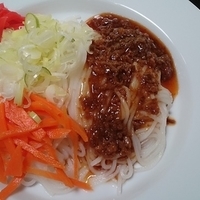 ジャージャー麺