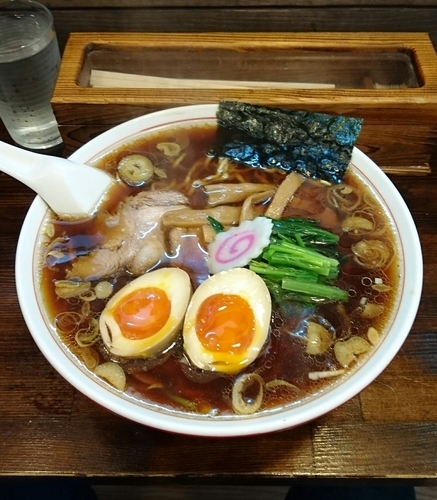 「しょうゆラーメン (大盛) + 味玉」@オランダ亭の写真