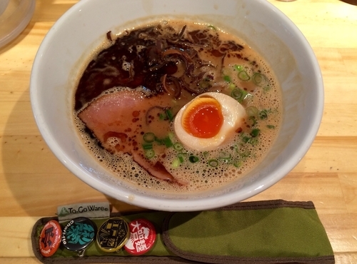 「熊本マー油豚骨」@ふく流らーめん轍 総本家 寺田町店の写真