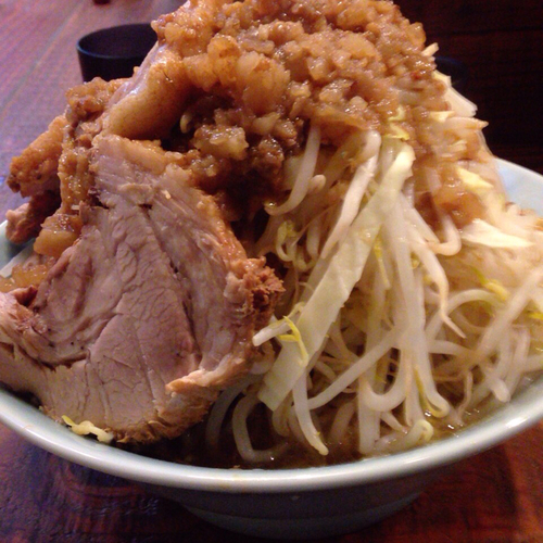 「プチラーメン 豚マシマシ ヤサイマシ アブラマシ」@立川マシマシの写真