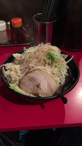 「ラーメン 中」@麺や 唯桜の写真
