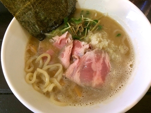 「魚介しょうゆラーメン（800円）」@ラーメン スイケン suikenの写真