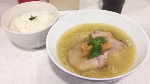 「塩ラーメン＋ロックンロールごはん(750円＋350円)」@ラーメン星印の写真