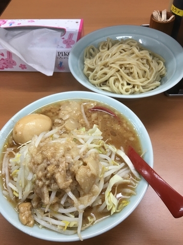 「つけ麺中 300g 900円 味玉100円」@立川マシマシ 5号店の写真
