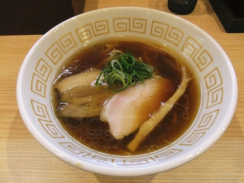 「醬油らぁ麺（750円）」@中村麺三郎商店の写真