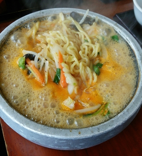 「石焼旨辛豚骨らーめん830円」@爆裂石焼らーめん 一兆 つくば並木店の写真