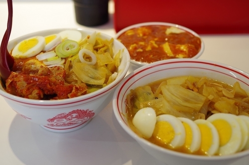 「半味噌タンメン+半蒙古丼880円+麻婆単品130円+スラタマ」@蒙古タンメン中本 草加店の写真