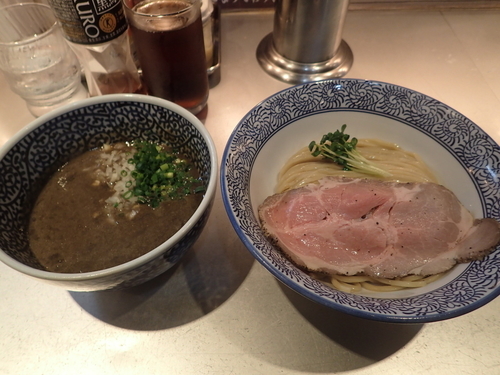 「煮干の極絞り濃厚つけ麺」@豚骨一燈の写真
