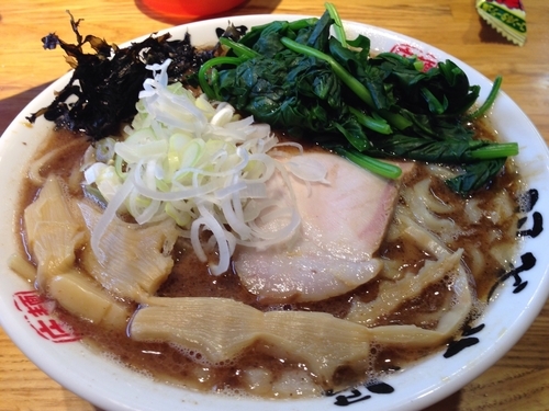 「魚介ラーメン + ほうれん草」@麺屋 庄太 六浦本店の写真