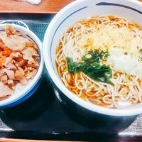 ミニ肉丼セット　500円（大盛り無料）