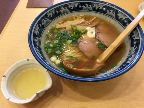 「市丸ラーメン ¥700」@ラーメン市丸の写真